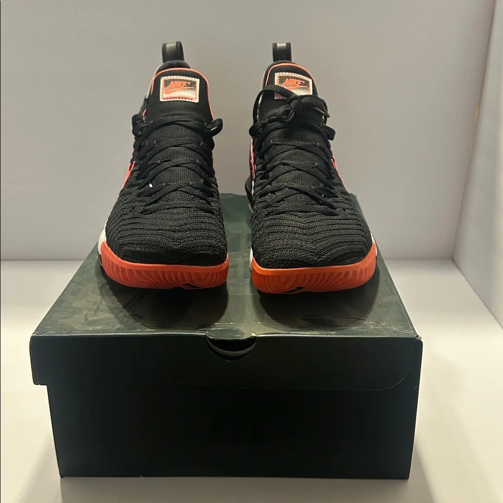 Nike LeBron Black with Red  XVI nwt - Picture 2 of 4